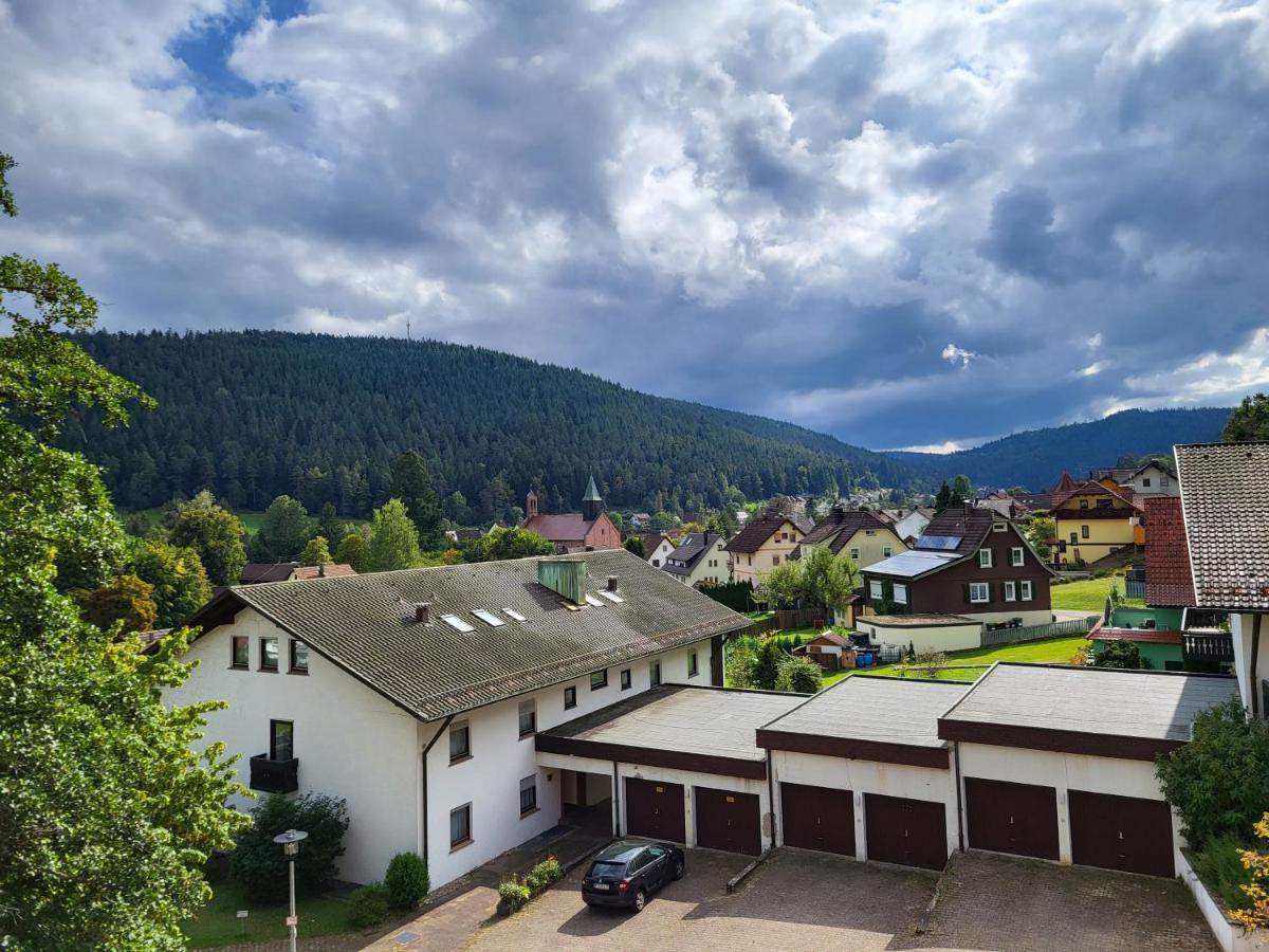 Schwarzwaldsuite Mit Panorama Waldblick Enzklösterle Exterior foto