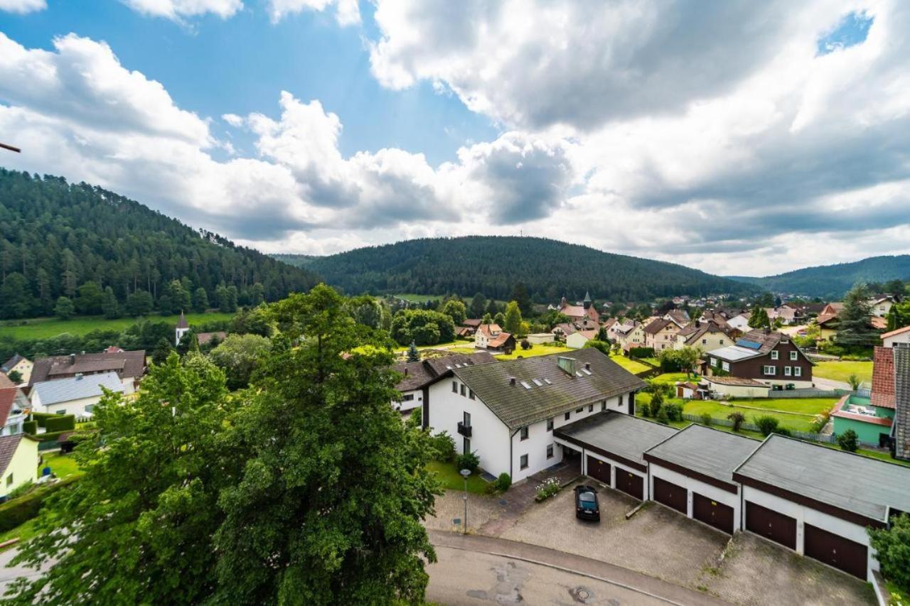 Schwarzwaldsuite Mit Panorama Waldblick Enzklösterle Exterior foto